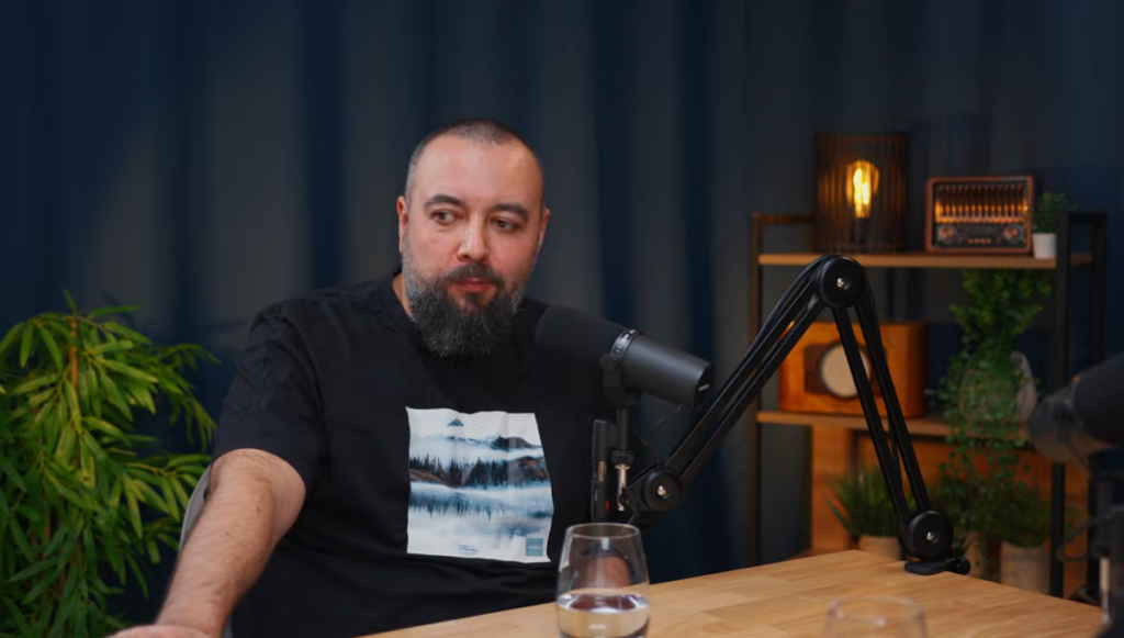 как попасть в выдачу нейросетей
